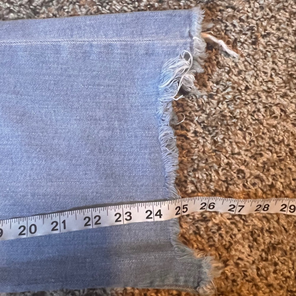 LOFT The Curvy Kick Crop Jeans Light Wash Frayed Hem Size 10 - Picture 6 of 7